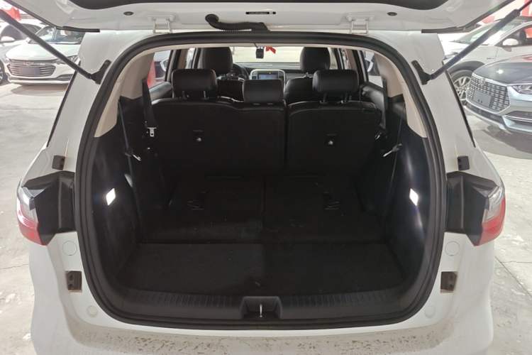 Used BYD Song MAX 2017 1.5T Manual Smart Connect Luxury 7-Seater Trunk
