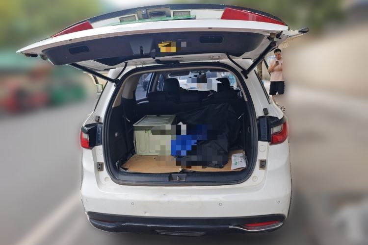 Used BYD Song MAX 2017 1.5T Automatic Smart Connect Elite 7-Seater Trunk