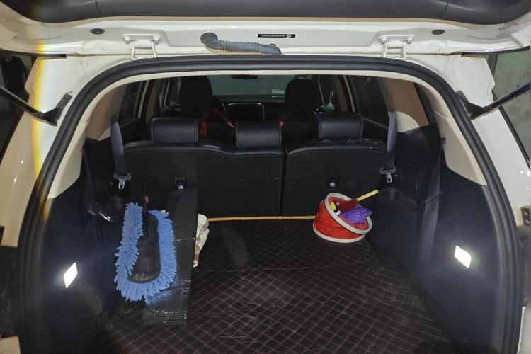 Used BYD Song MAX 2017 1.5T Automatic Smart Connect Elite 7-Seater Trunk