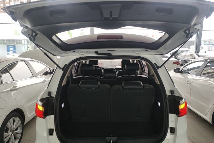 Used BYD Song MAX 2017 1.5T Automatic Smart Connect Elite 7-Seater Trunk
