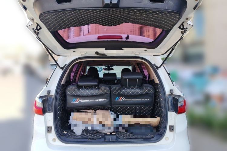 Used BYD Song MAX 2017 1.5T Automatic Smart Connect Elite 7-Seater Trunk
