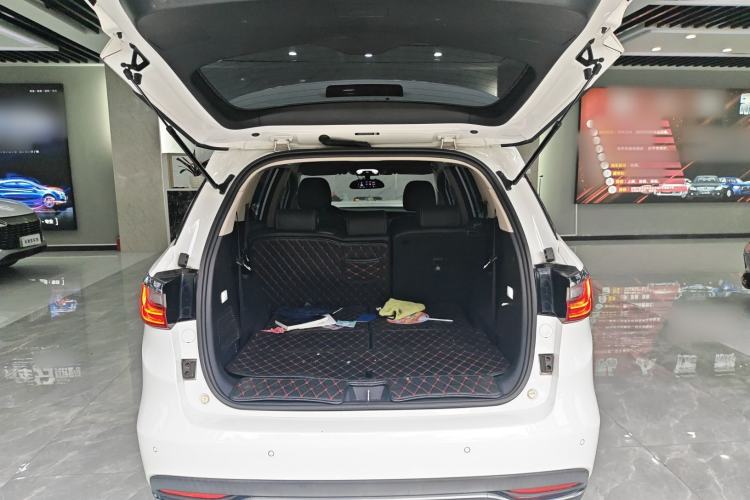 Used BYD Song MAX 2017 1.5T Automatic Smart Connect Elite 7-Seater Trunk