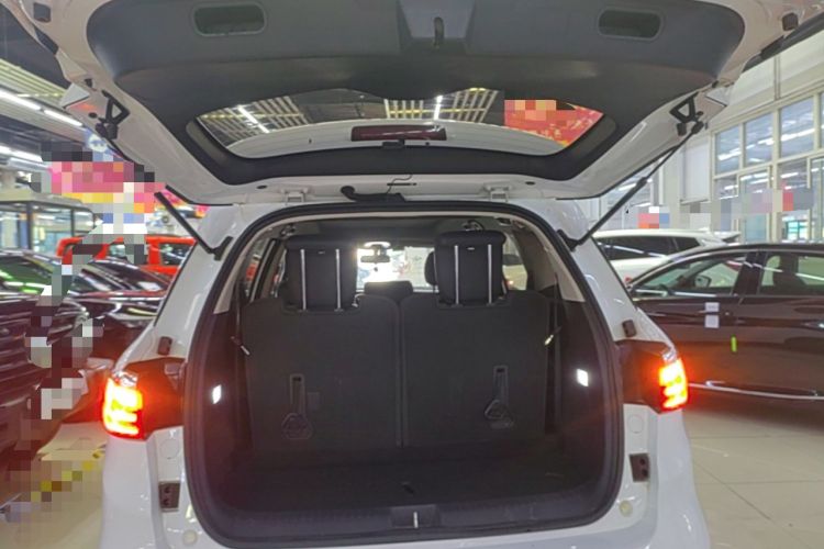 Used BYD Song MAX 2017 1.5T Automatic Smart Connect Elite 7-Seater Trunk