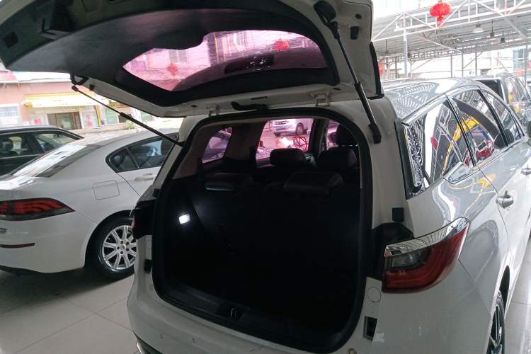 Used BYD Song MAX 2017 1.5T Manual Smart Connect Luxury 7-Seater Trunk