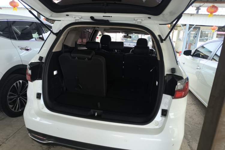 Used BYD Song MAX 2017 1.5T Automatic Smart Connect Elite 7-Seater Trunk