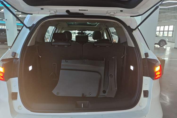 Used BYD Song MAX 2017 1.5T Automatic Smart Connect Elite 7-Seater Trunk