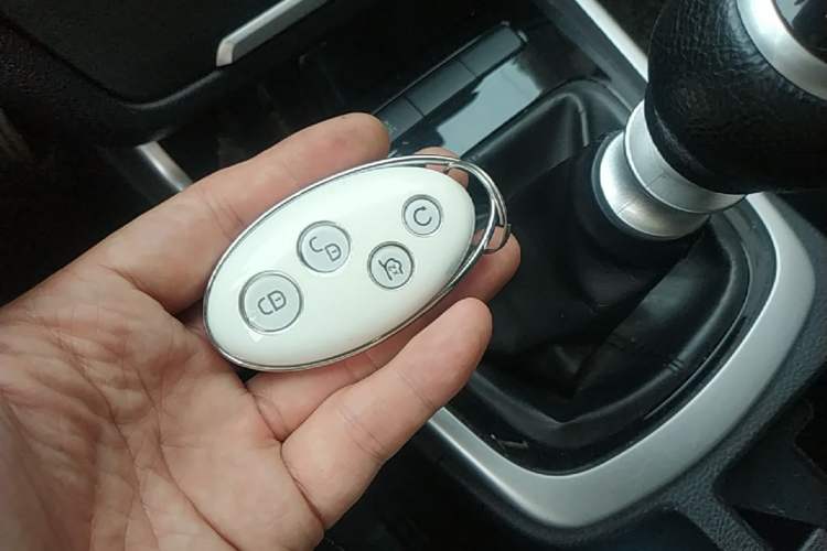 Used BYD Song MAX 2017 1.5T Manual Smart Connect Luxury 7-Seater Vehicle Key