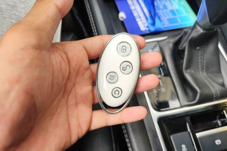 Used BYD Song MAX 2017 1.5T Automatic Smart Connect Elite 7-Seater Vehicle Key