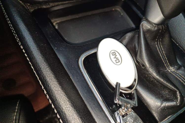 Used BYD Song MAX 2017 1.5T Automatic Smart Connect Elite 7-Seater Vehicle Key