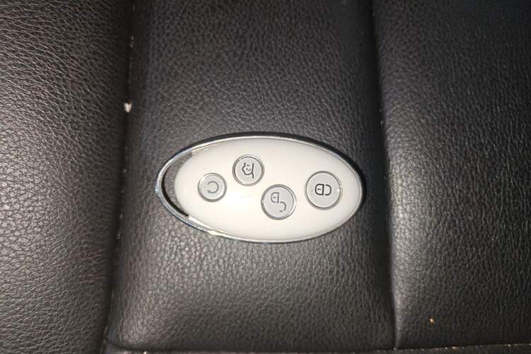 Used BYD Song MAX 2017 1.5T Manual Smart Connect Luxury 7-Seater Vehicle Key