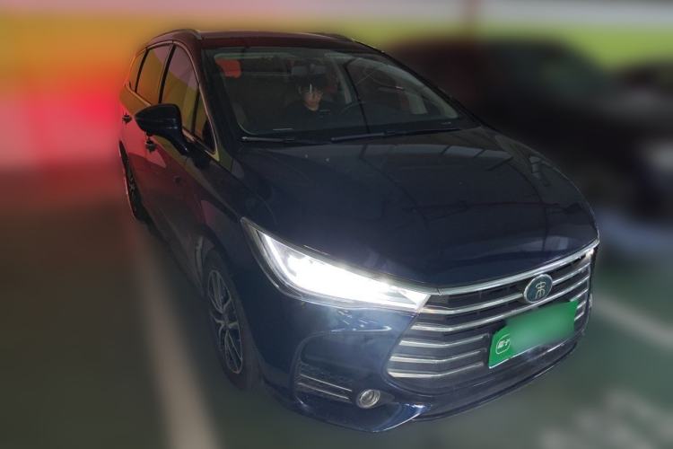 Used BYD Song MAX 2018 1.5T Automatic Smart Connect Elite Model with 6 Seats Front Right 45 Deg