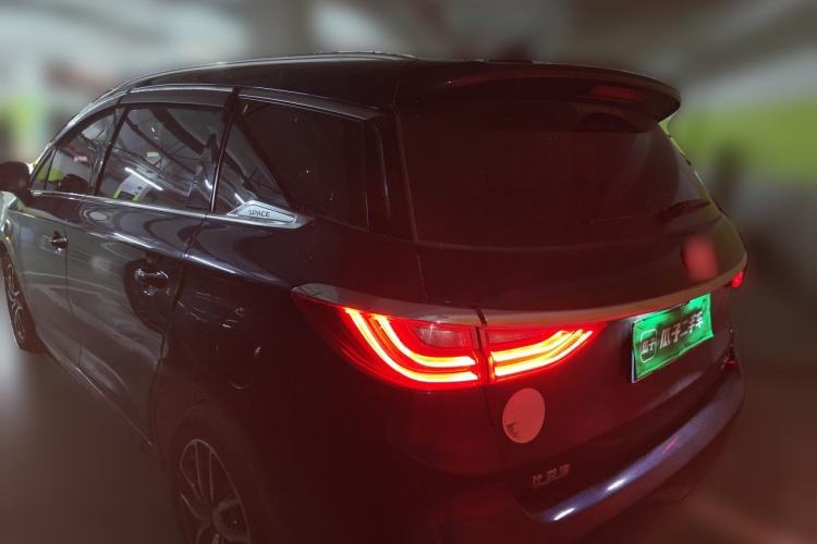 Used BYD Song MAX 2018 1.5T Automatic Smart Connect Elite Model with 6 Seats Rear Left 45 Deg