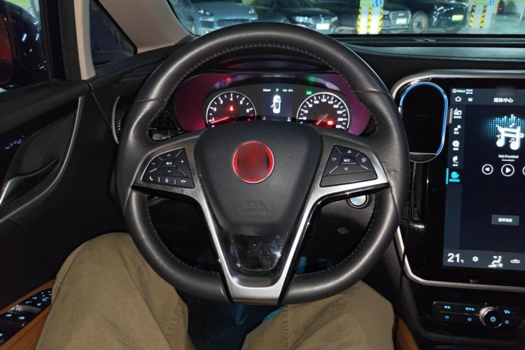 Used BYD Song MAX 2018 1.5T Automatic Smart Connect Elite Model with 6 Seats Steering Wheel