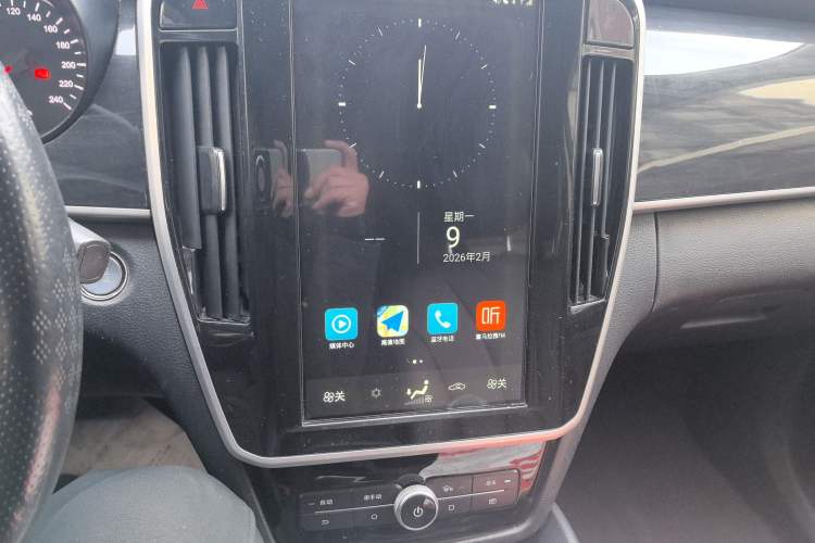 Used BYD Song MAX 2018 1.5T Automatic Smart Connect Elite Model with 6 Seats Audio And AC Panel