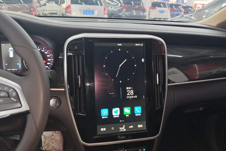 Used BYD Song MAX 2018 1.5T Automatic Smart Connect Luxury 6-Seater Audio And AC Panel