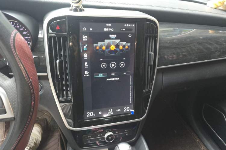 Used BYD Song MAX 2018 1.5T Automatic Smart Connect Luxury 6-Seater Audio And AC Panel