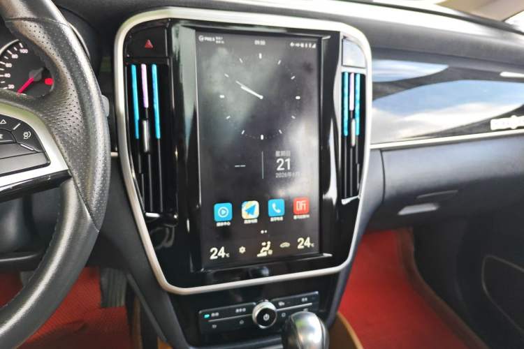 Used BYD Song MAX 2018 1.5T Automatic Smart Connect Luxury 6-Seater Audio And AC Panel