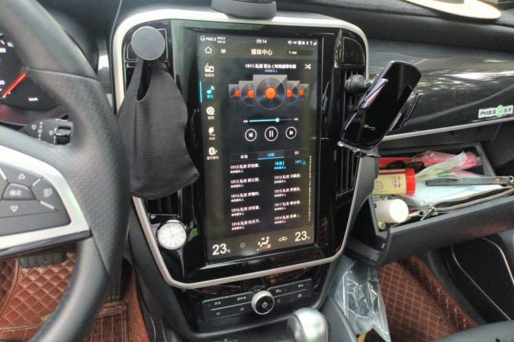 Used BYD Song MAX 2018 1.5T Automatic Smart Connect Elite Model with 6 Seats Audio And AC Panel