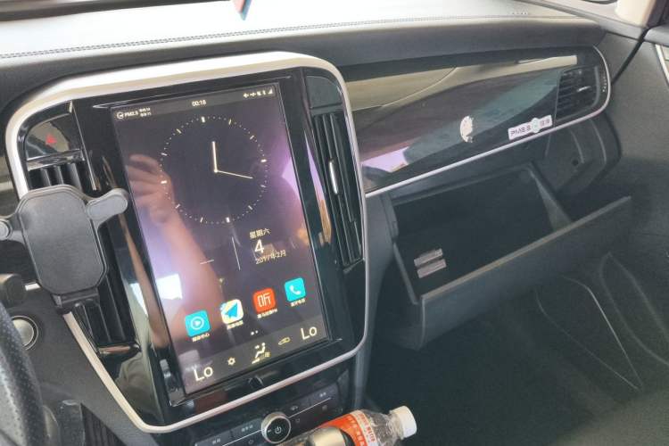 Used BYD Song MAX 2018 1.5T Automatic Smart Connect Elite Model with 6 Seats Audio And AC Panel