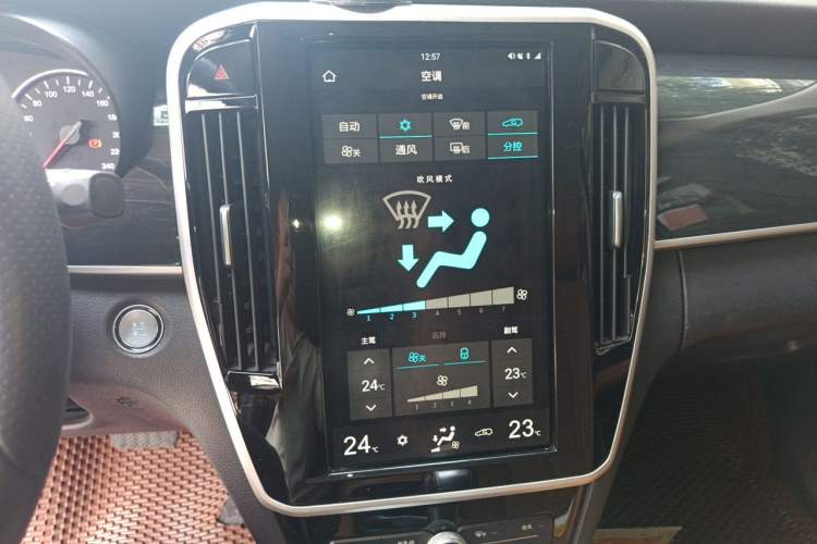 Used BYD Song MAX 2018 1.5T Automatic Smart Connect Luxury 6-Seater Audio And AC Panel