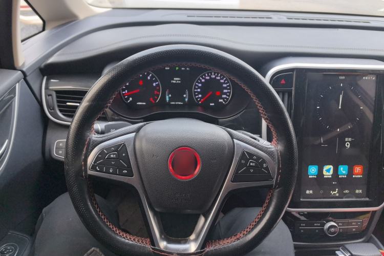 Used BYD Song MAX 2018 1.5T Automatic Smart Connect Elite Model with 6 Seats Center Console