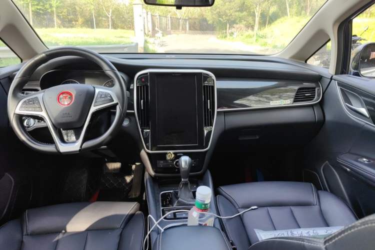Used BYD Song MAX 2018 1.5T Automatic Smart Connect Elite Model with 6 Seats Center Console