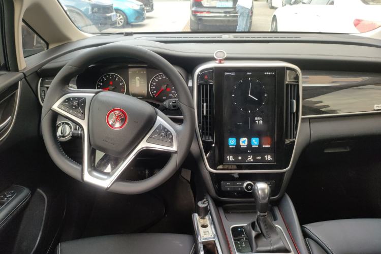 Used BYD Song MAX 2018 1.5T Automatic Smart Connect Elite Model with 6 Seats Center Console