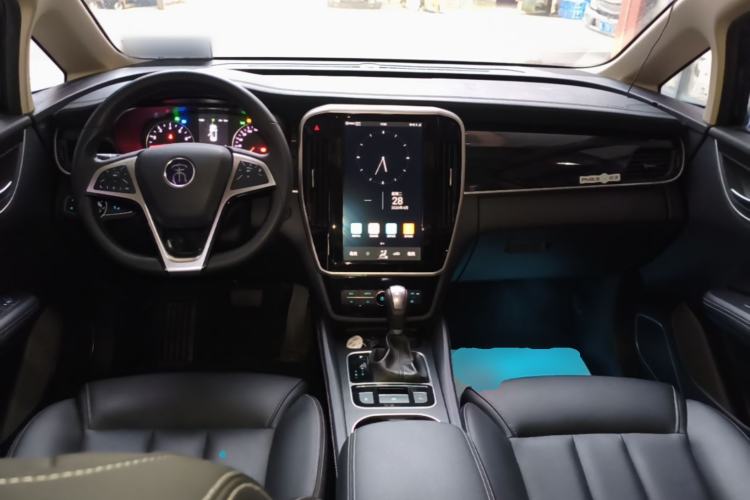 Used BYD Song MAX 2018 1.5T Automatic Smart Connect Elite Model with 6 Seats Center Console