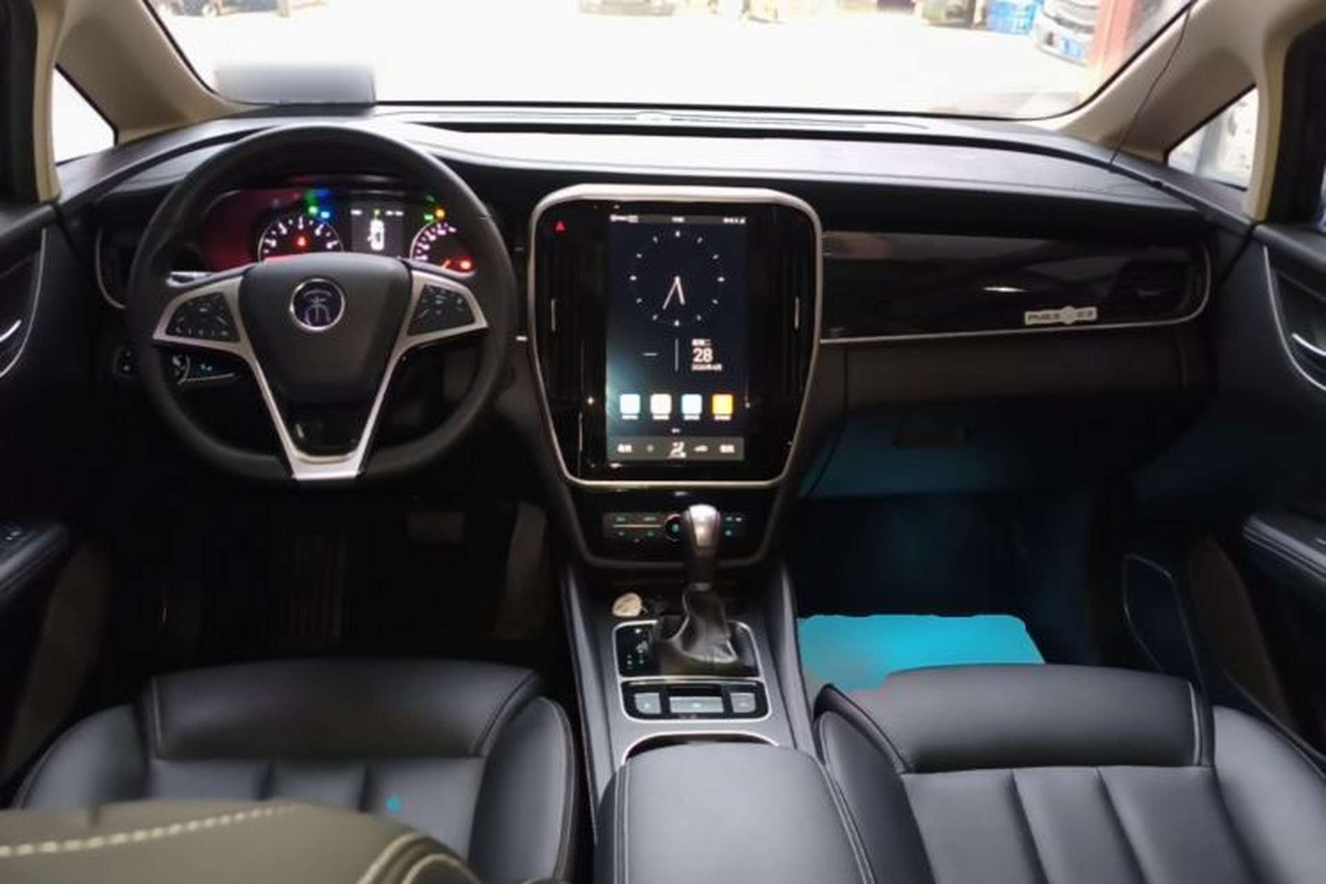 Used BYD Song MAX 2018 1.5T Automatic Smart Connect Elite Model with 6 Seats Center Console