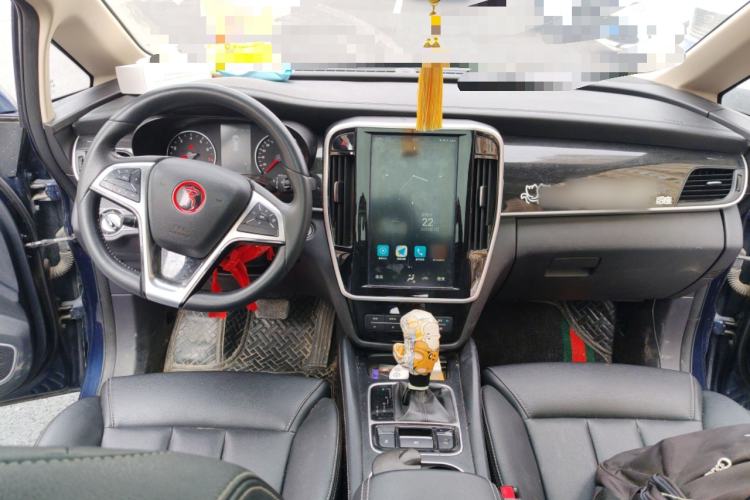 Used BYD Song MAX 2018 1.5T Automatic Smart Connect Elite Model with 6 Seats Center Console