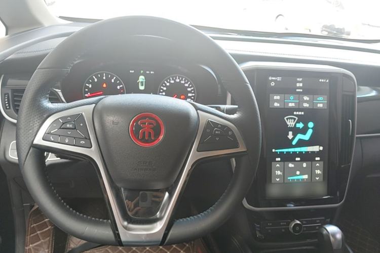 Used BYD Song MAX 2018 1.5T Automatic Smart Connect Luxury 6-Seater Center Console