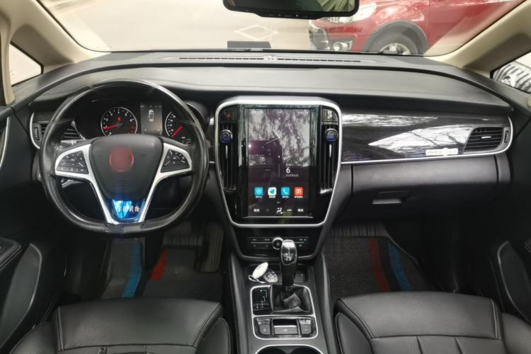 Used BYD Song MAX 2018 1.5T Automatic Smart Connect Luxury 7-Seater Center Console