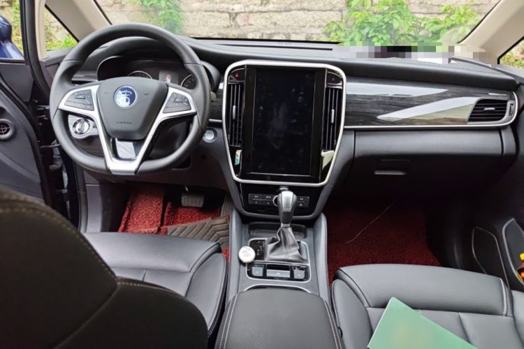 Used BYD Song MAX 2018 1.5T Automatic Smart Connect Luxury 6-Seater Center Console