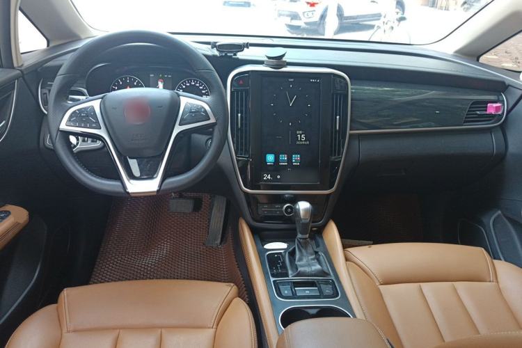 Used BYD Song MAX 2018 1.5T Automatic Smart Connect Luxury 6-Seater Center Console