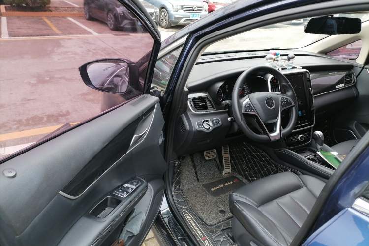 Used BYD Song MAX 2018 1.5T Automatic Smart Connect Elite Model with 6 Seats Driver Seat