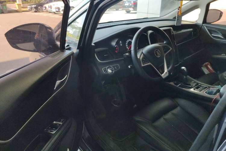 Used BYD Song MAX 2018 1.5T Automatic Smart Connect Elite Model with 6 Seats Driver Seat