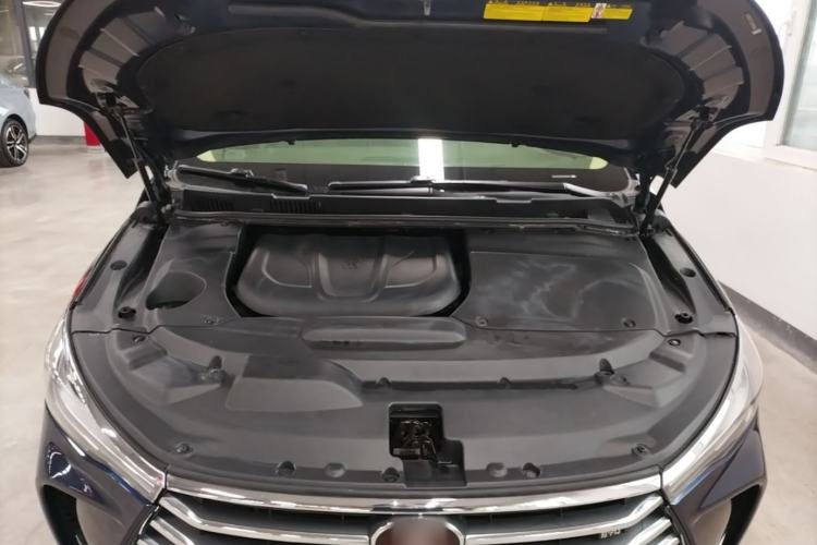 Used BYD Song MAX 2018 1.5T Automatic Smart Connect Elite Model with 6 Seats Engine Bay