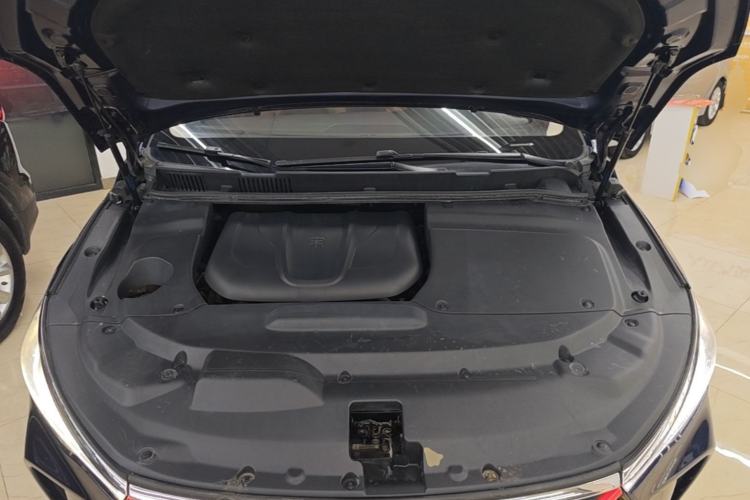 Used BYD Song MAX 2018 1.5T Automatic Smart Connect Luxury 6-Seater Engine Bay