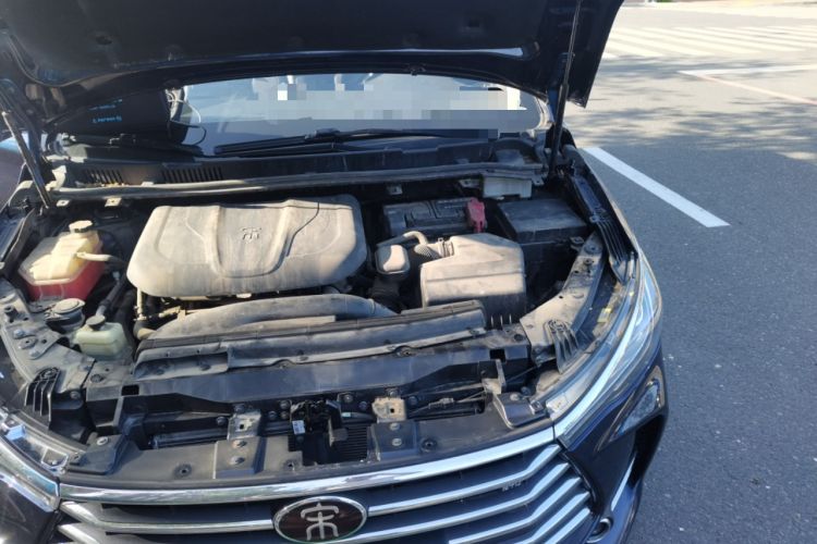 Used BYD Song MAX 2018 1.5T Automatic Smart Connect Elite Model with 6 Seats Engine Bay Left