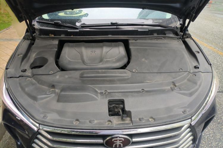 Used BYD Song MAX 2018 1.5T Automatic Smart Connect Elite Model with 6 Seats Engine Bay