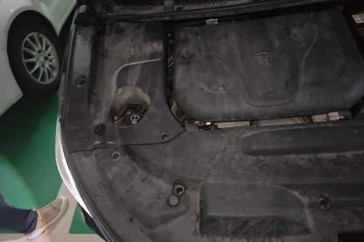 Used BYD Song MAX 2018 1.5T Automatic Smart Connect Luxury 6-Seater Engine Bay Right