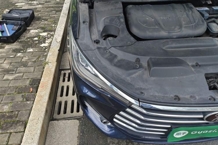 Used BYD Song MAX 2018 1.5T Automatic Smart Connect Luxury 6-Seater Engine Bay Right