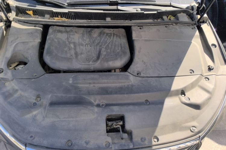 Used BYD Song MAX 2018 1.5T Automatic Smart Connect Luxury 6-Seater Engine Bay