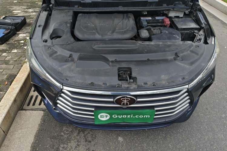 Used BYD Song MAX 2018 1.5T Automatic Smart Connect Luxury 6-Seater Engine Bay