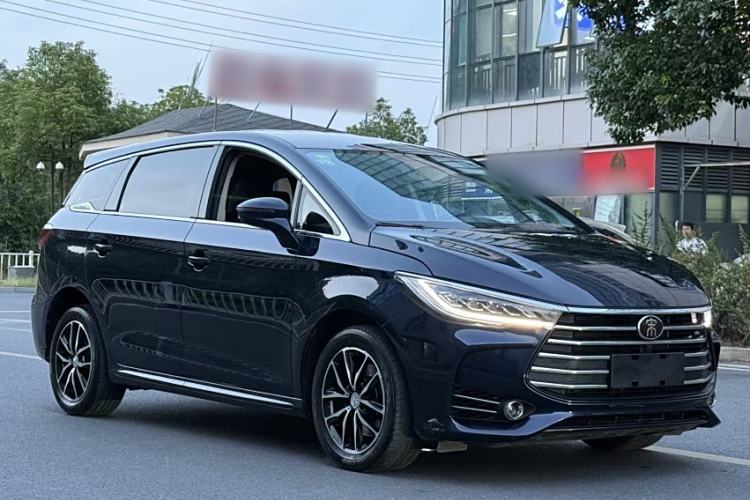 Used BYD Song MAX 2018 1.5T Manual Smart Connect Luxury 6-Seater Exterior 1