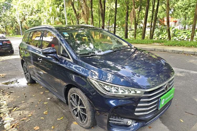 Used BYD Song MAX 2018 1.5T Automatic Smart Connect Elite Model with 6 Seats Exterior 1