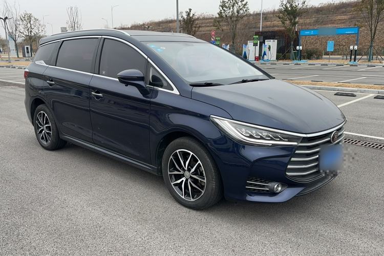 Used BYD Song MAX 2018 1.5T Automatic Smart Connect Elite Model with 6 Seats Exterior 2