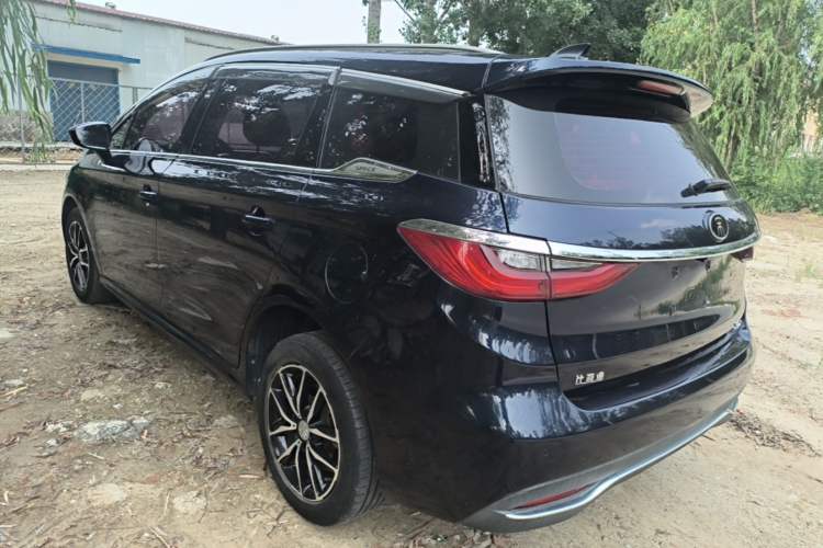 Used BYD Song MAX 2018 1.5T Automatic Smart Connect Luxury 6-Seater Exterior 2