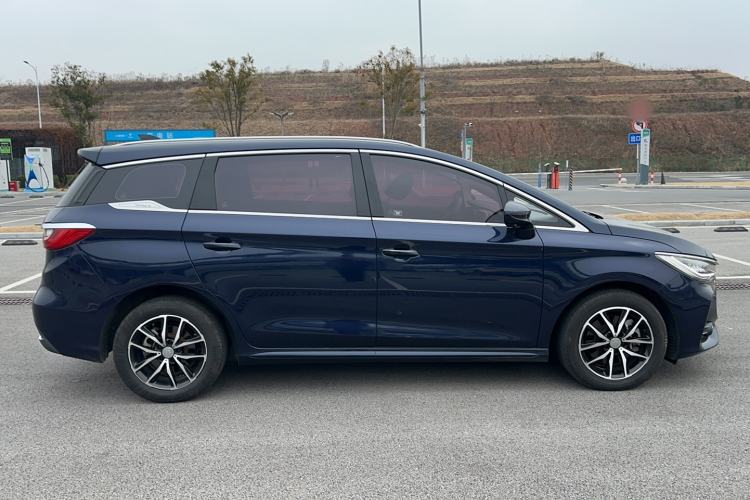 Used BYD Song MAX 2018 1.5T Automatic Smart Connect Elite Model with 6 Seats Exterior 3