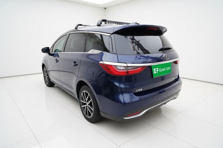 Used BYD Song MAX 2018 1.5T Automatic Smart Connect Elite Model with 6 Seats Exterior 3